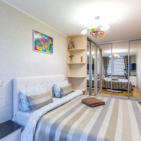 Apart On Nezavisimosti 72 Apartament