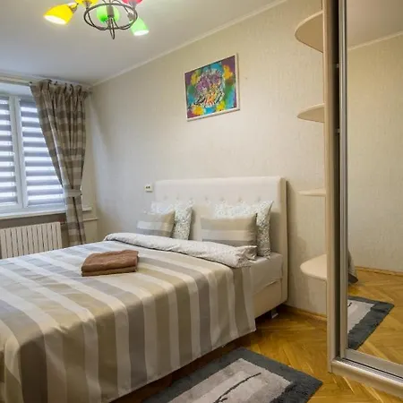 Apart On Nezavisimosti 72 Apartament *