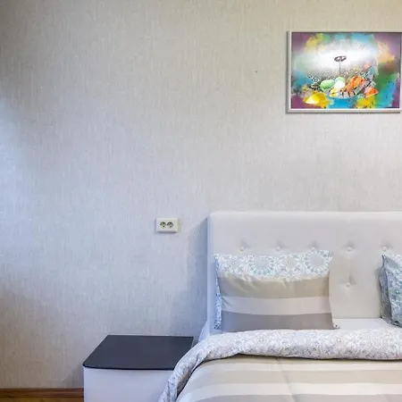 Apart On Nezavisimosti 72 Apartament